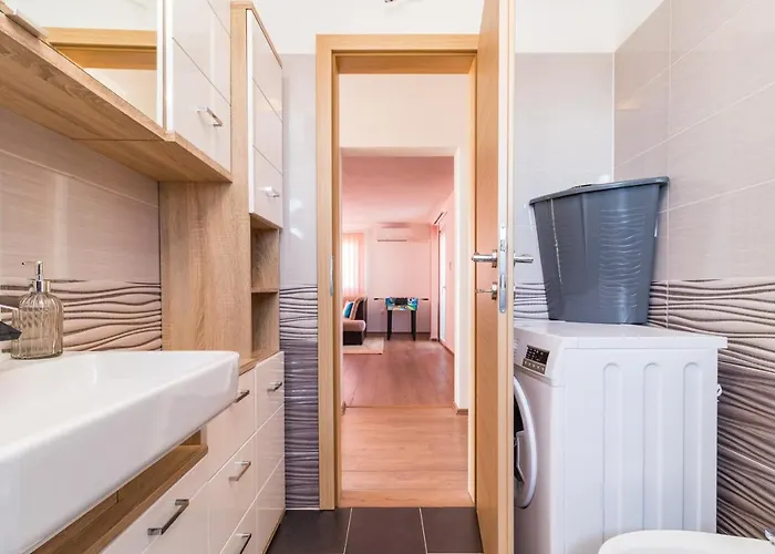 Daire Selina Loborika